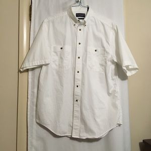 Roundtree & Yorke white short sleeve shirt. Size M